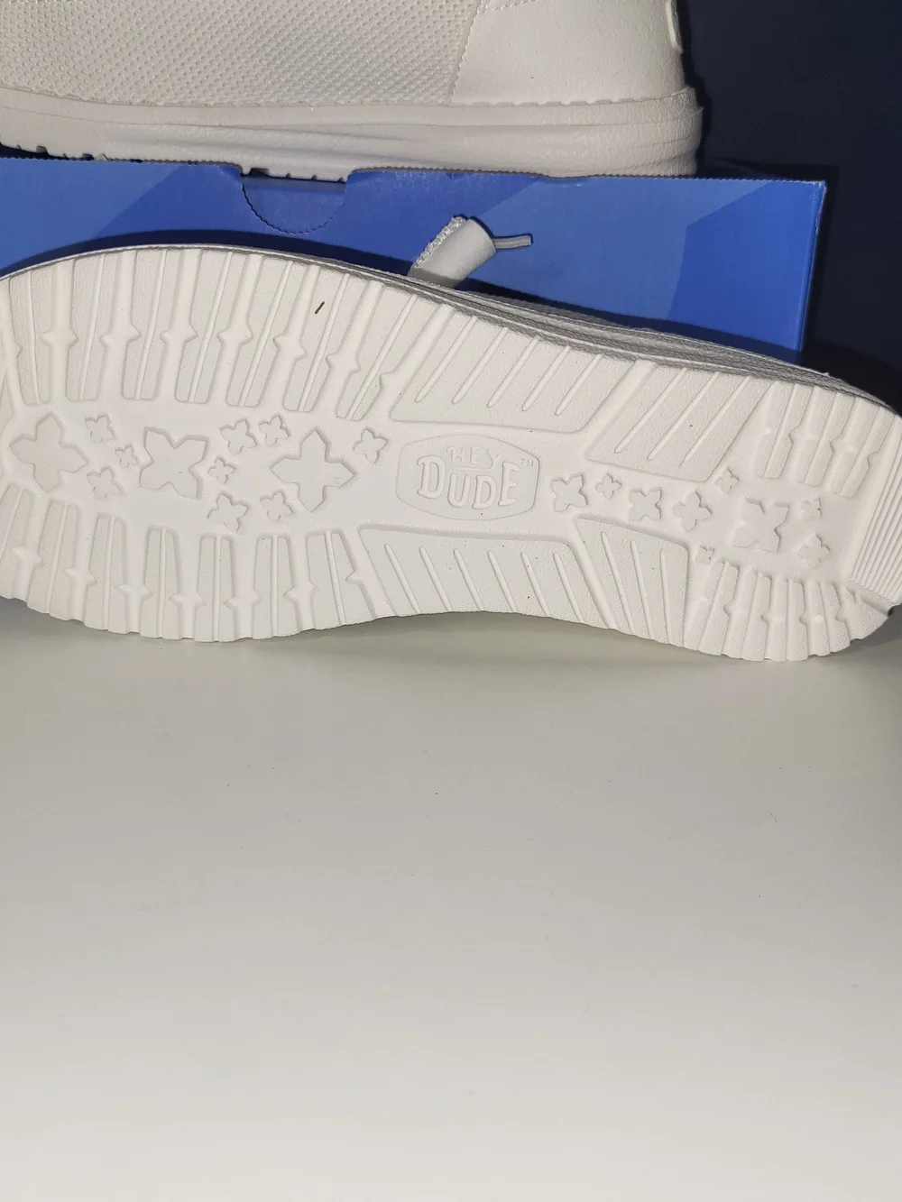 Hey Dude Women's Size 11 Wendy Funk Mono White Shoes - Picture 3 of 7